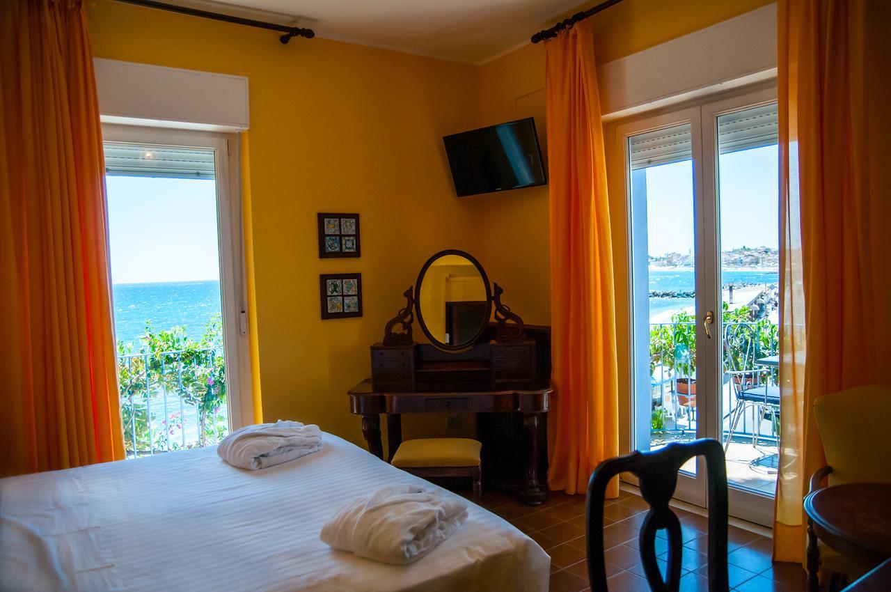 Hotel Palladio Giardini Naxos Esterno foto